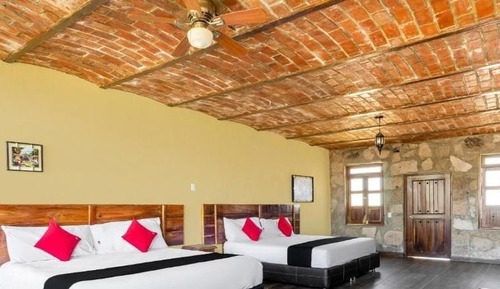 Habitación cuádruple Deluxe, vistas a la montaña