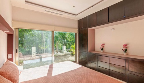 Apartamento de lujo, 2 habitaciones, balcón, vistas al jardín