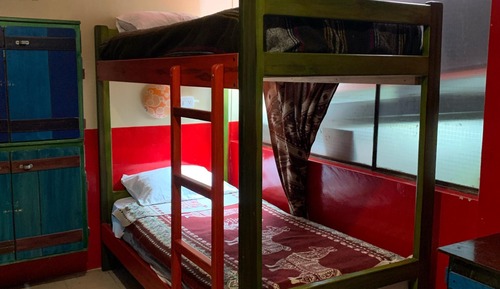 Dormitorio compartido estándar