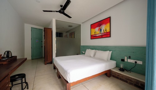 Habitación Deluxe con 1 cama doble o 2 individuales, vistas a la piscina