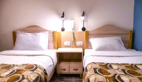 Habitación básica, balcón, vistas al jardín