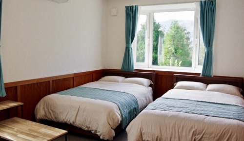 Habitación estándar con 2 camas individuales, no fumadores, vistas a la montaña