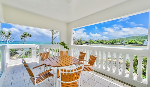 Villa superior, vistas al mar