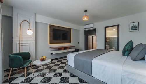 Deluxe Room, City View