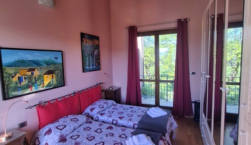 Habitación con 2 camas individuales, vistas a la montaña