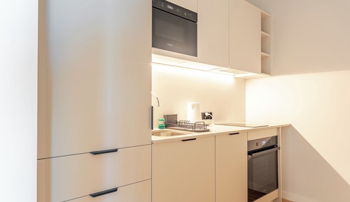 Spacious Plus retro studio