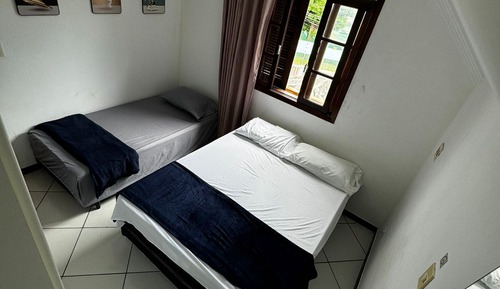 Habitación triple básica, vistas al patio