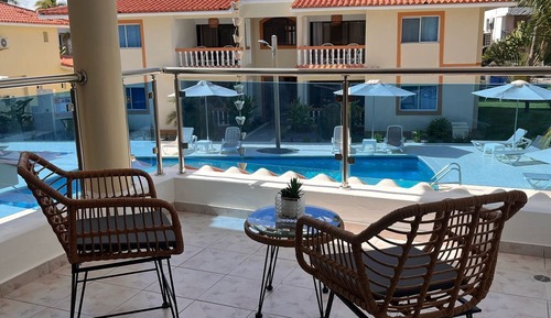 Apartamento, vistas a la piscina