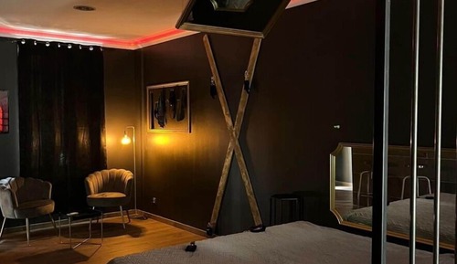 Room, River View
