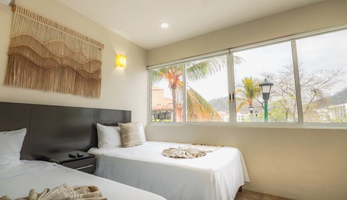 Suite, 2 Double Beds, City View