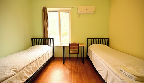 Habitación con 2 camas individuales