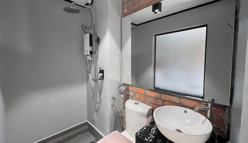 Habitación básica con 1 cama doble o 2 individuales