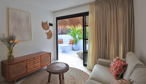 Apartamento, balcón, vistas a la piscina