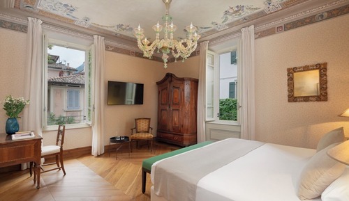 Deluxe Double or Twin Room, Partial Lake View