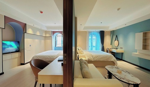 Habitación cuádruple familiar, balcón, vistas a la ciudad