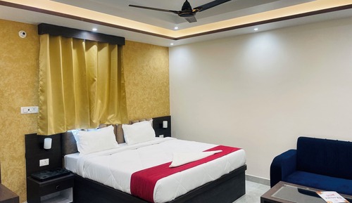 Habitación superior con 1 cama doble o 2 individuales, vistas a la ciudad