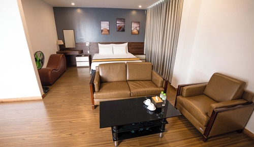Habitación sénior, 1 cama de matrimonio grande, bañera, vistas a la ciudad