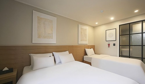 Standard Twin Room
