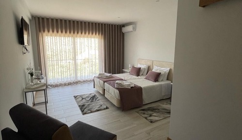 Habitación familiar, balcón, vistas al río