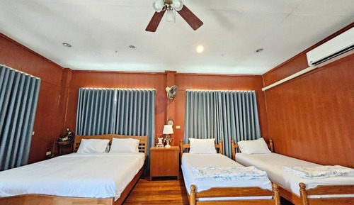 Habitación familiar doble, vistas al complejo turístico