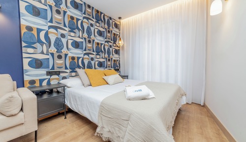 Apartamento de diseño, balcón, vistas a la ciudad