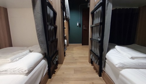 Dormitorio compartido, dormitorio mixto