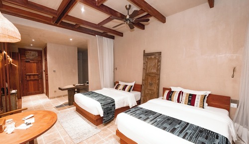 Habitación Deluxe con 1 cama doble o 2 individuales, vistas a la piscina