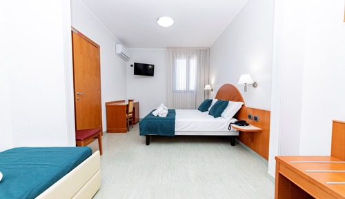 Habitación cuádruple familiar, balcón, vistas al mar