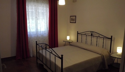 Habitación clásica con 1 cama doble o 2 individuales, vistas a la piscina