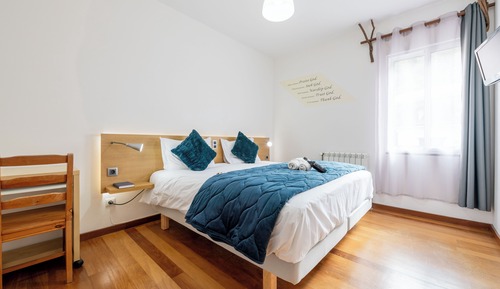 Habitación Deluxe con 1 cama doble o 2 individuales, balcón, vistas a la montaña