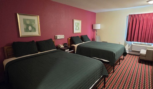 Habitación familiar, 2 camas de matrimonio, barras de apoyo en la bañera