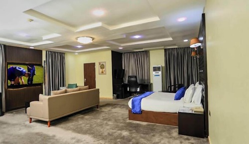Habitación junior, balcón, vistas a la ciudad