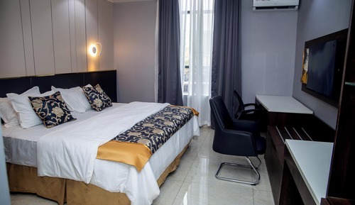 Habitación estándar, 1 cama de matrimonio grande, no fumadores, vistas a la ciudad