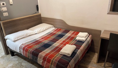 Habitación clásica con 1 cama doble o 2 individuales