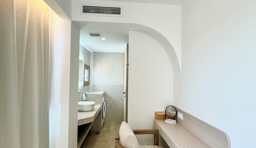 Suite ejecutiva, 2 habitaciones, vistas parciales al mar
