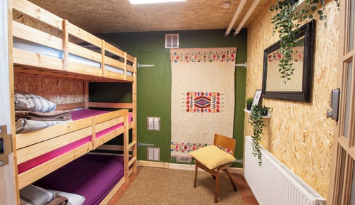 Habitación triple básica, vistas a la colina, en la zona del jardín