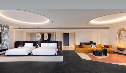 Suite, varias camas, balcón