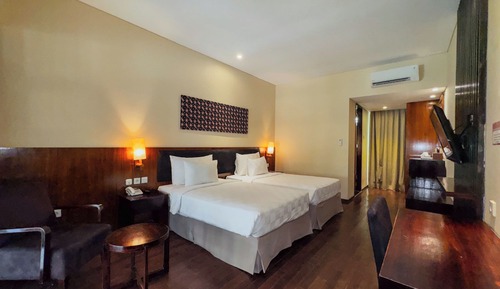 Habitación Deluxe con 1 cama doble o 2 individuales, vistas a la ciudad