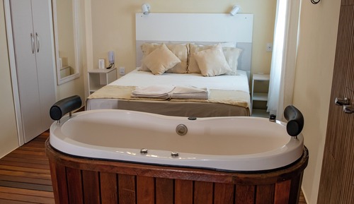 Chalet Deluxe, Se admiten mascotas, vistas al jardín