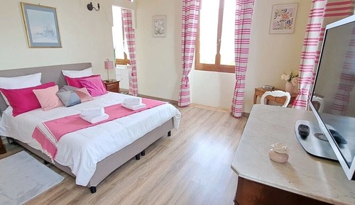 Habitación básica, vistas al río