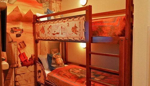 Adventure Fully Themed Room
