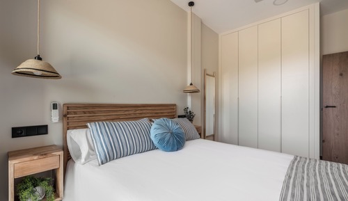 Apartamento, 2 habitaciones, vistas al mar, en una planta alta