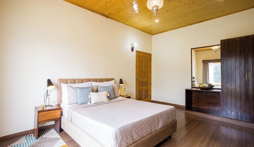 Deluxe Room, Balcony, Mountain View