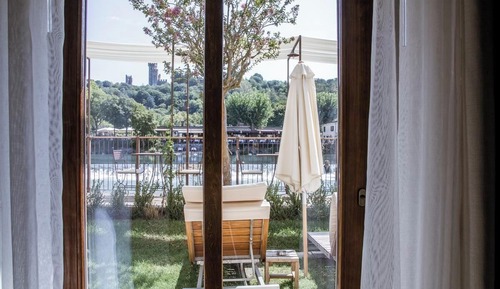 Suite, vistas al río