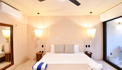 Suite estudio Confort, piscina privada, vistas al patio