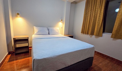 Comfort Room, City View