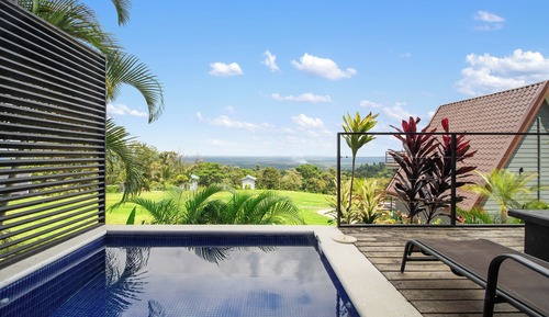 Bungalow superior, piscina privada, vistas a la colina