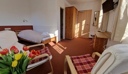 Habitación clásica con 2 camas individuales