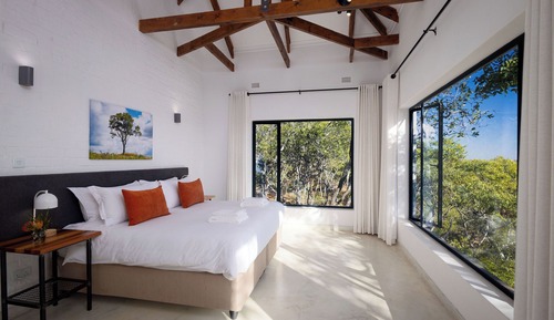 Suite superior, patio, vistas a la montaña