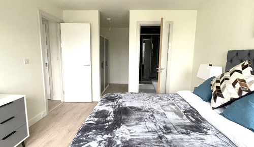 Apartamento de lujo, baño privado, vistas al valle (Three Bedroom with Parkin)